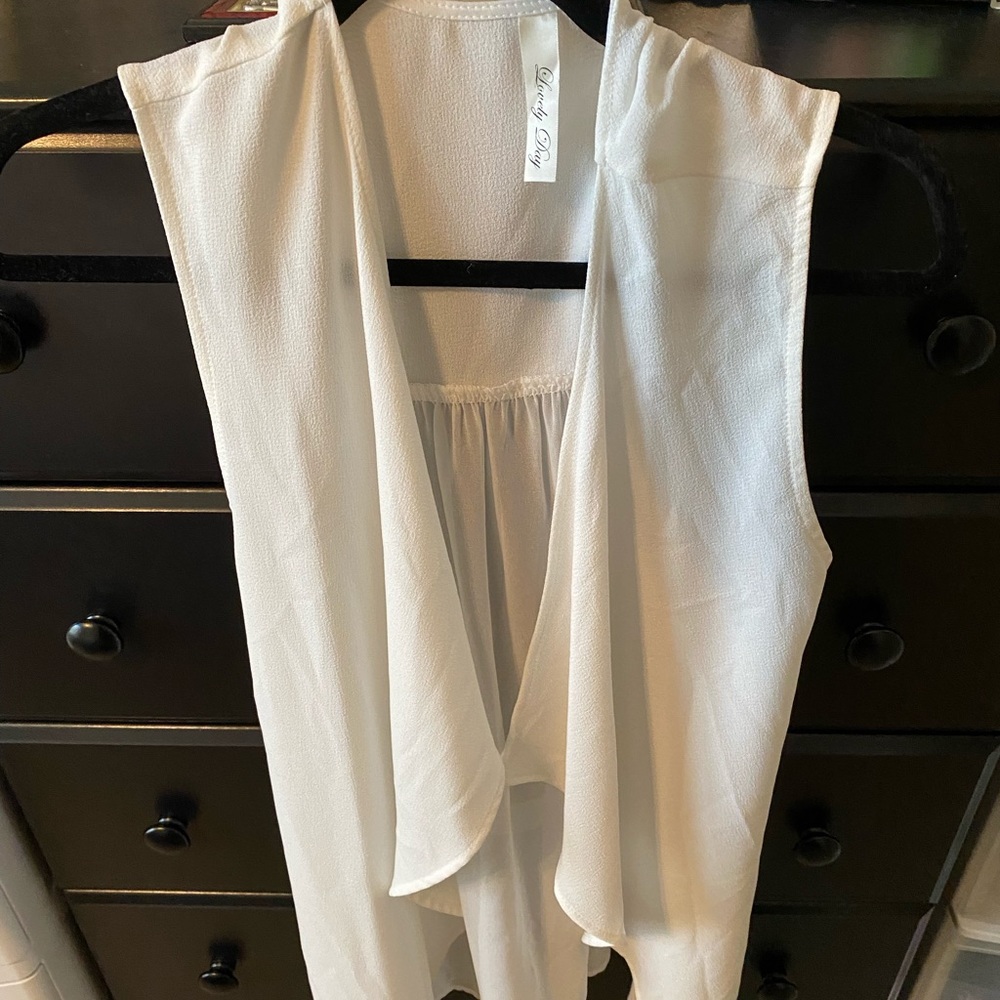 Flowy vest with cinch back